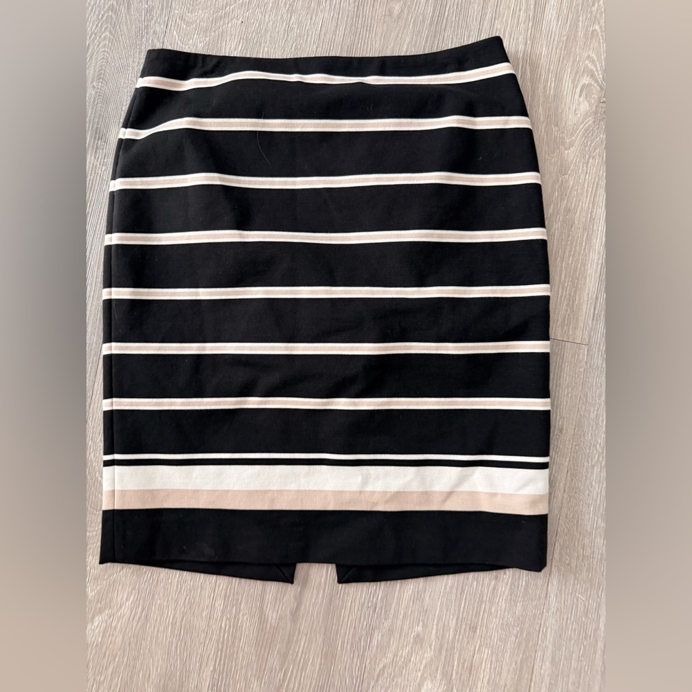 White House Black Market Black and Cream Striped Pencil Skirt - Picture 3 of 6